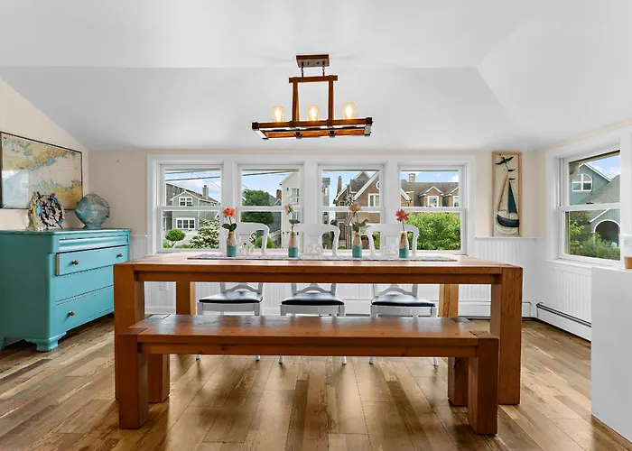 Charming Fairfield Cottage By The Sea