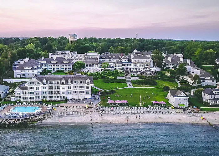 Water'S Edge Resort & Spa